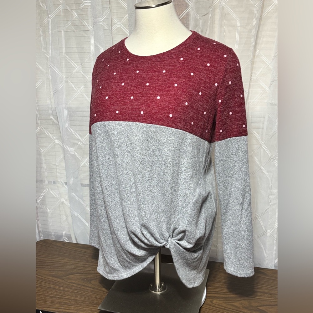 Beeson River ladies 3xl pull over long sleeve light weight sweater.31” L